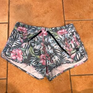 Salt Life Tropical Floral Women's Athletic Shorts